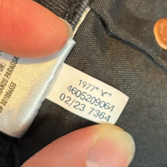 American Eagle black stretch denim distressed cutoff jean shorts size 4 - Picture 9 of 9